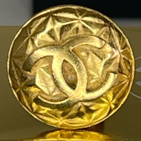 CHANEL Coco Mark Earrings With The Box - Picture 2 of 10